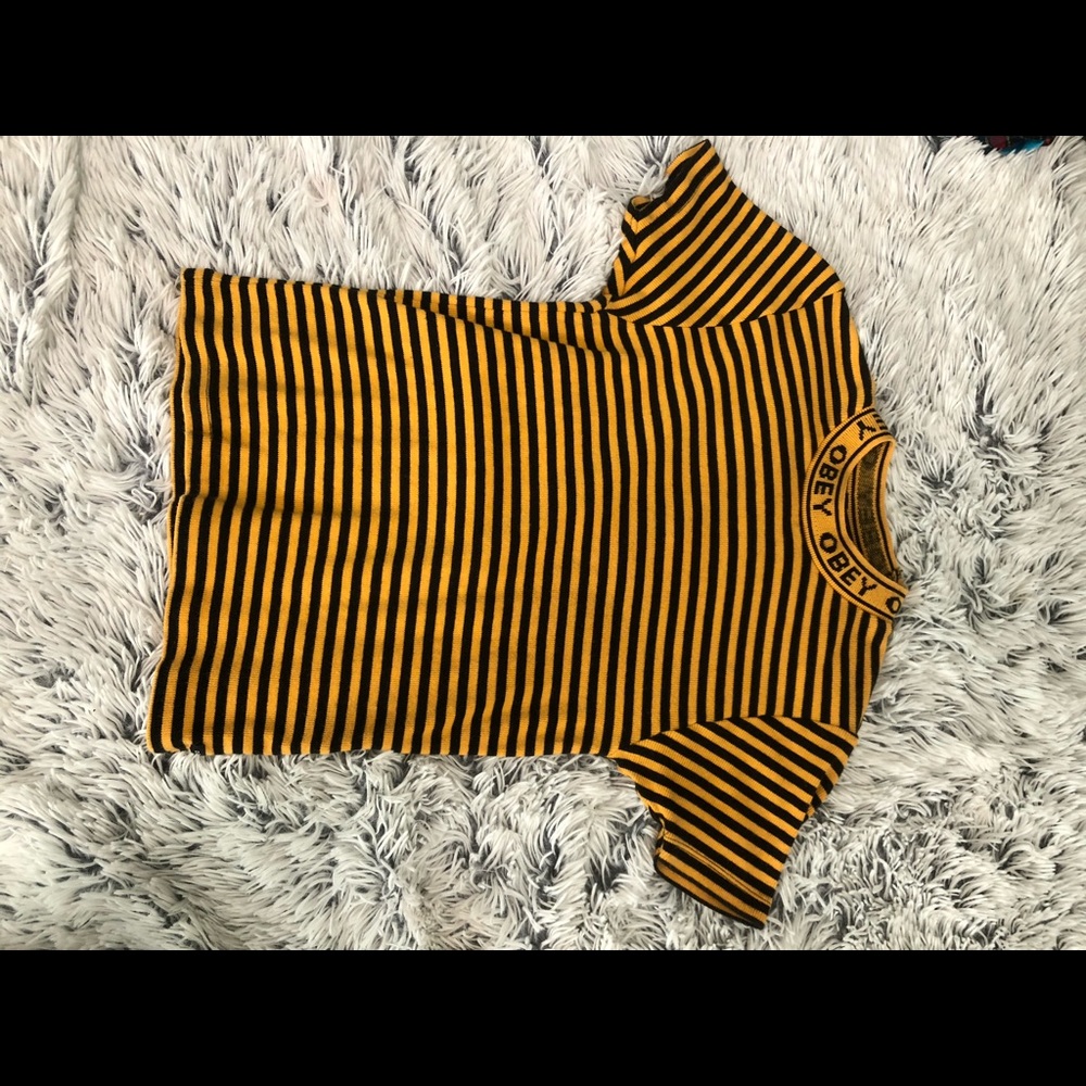 Medium obey t shirt